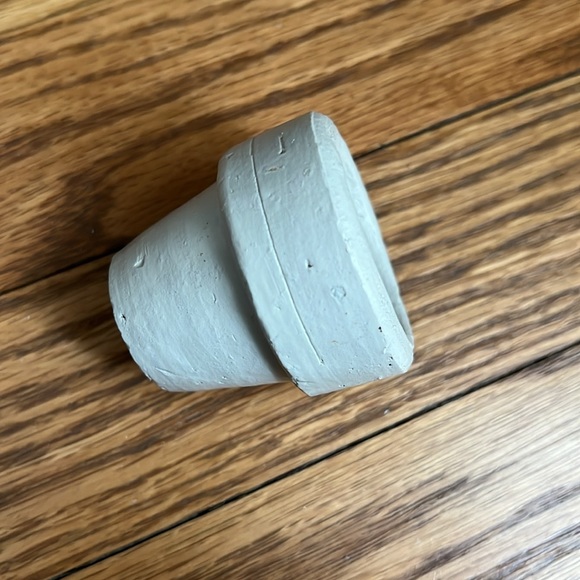 NWT Vance Kitira Napkin Rings Garden Plant Pots Set/6 stone grey off white color - Picture 1 of 6